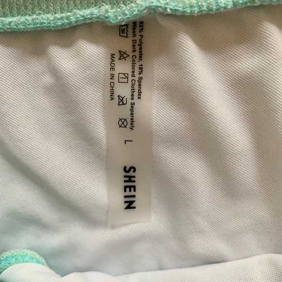 Bathing suit - Picture 3 of 4